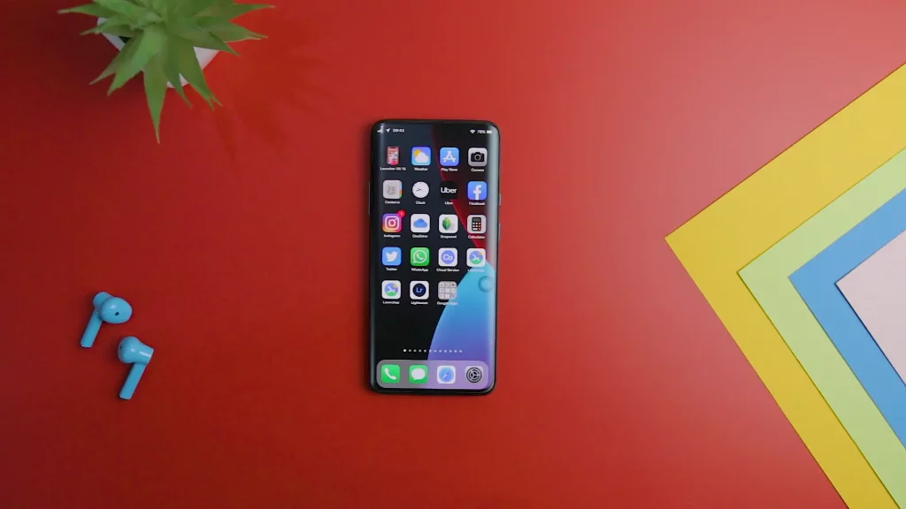 How To Make Android Look Like an iPhone (iOS 15)